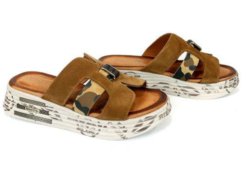 Papuci dama Luna Fiera din velur natural maro deschis cu imprimeu leopard