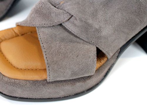 Sandale damă Lorena Vail din velur natural taupe cu toc și platformă