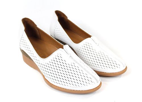 1231BK – pantofi damă din piele naturală albă cu perforații și platformă confortabilă