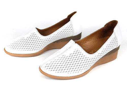 1231BK – pantofi damă din piele naturală albă cu perforații și platformă confortabilă