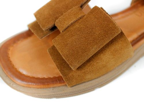 Sandale confortabile cu platformă joasă din piele întoarsă naturală