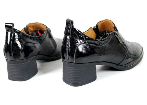 Pantofi damă din piele naturală lăcuită negri cu toc mic – model Valeria Noir