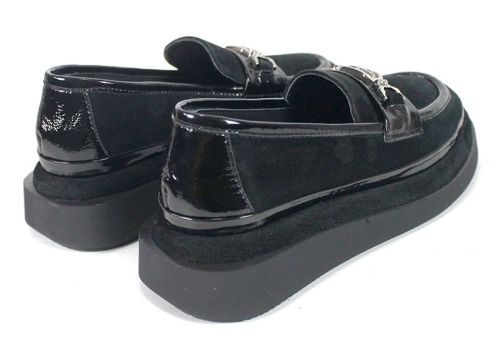 Mocasini negri de damă cu platformă și accesoriu metalic