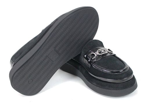 Mocasini damă Valentina Ricci din piele naturală velur și lac – negri cu platformă ușoară