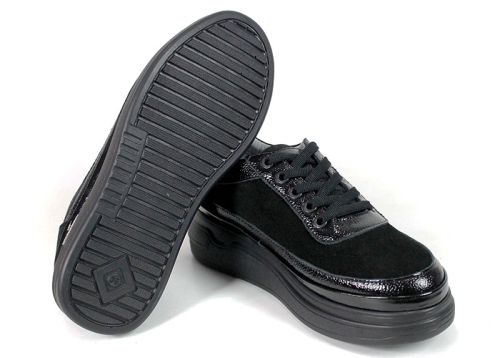 Mocasini damă Valentina Ricci din piele naturală velur și lac – negri cu platformă ușoară