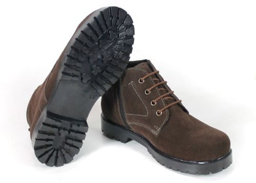 Ghete Clarks de damă de iarnă din piele întoarsă naturală maro închis – Vert Élégant
