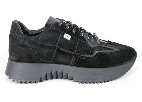 Sneakers damă Valeria Conti din piele întoarsă naturală neagră.