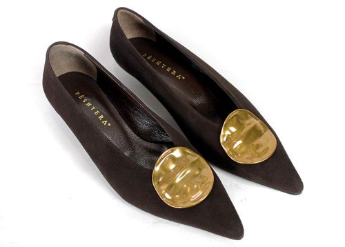 Pantofi eleganți damă maro închis din piele întoarsă.