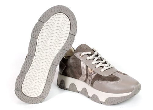 Sneakers premium de damă din piele întoarsă naturală și piele naturală.