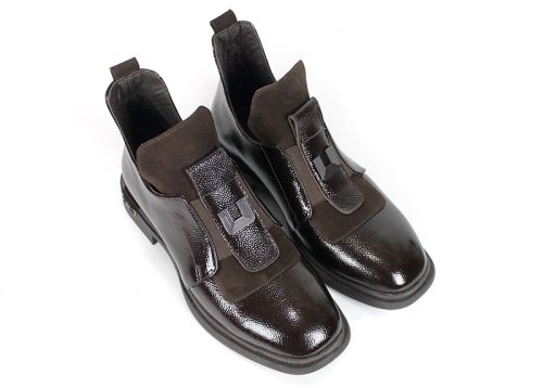 Noir Élise – pantofi premium de damă din piele naturală maro închis cu finisaj lăcuit texturat