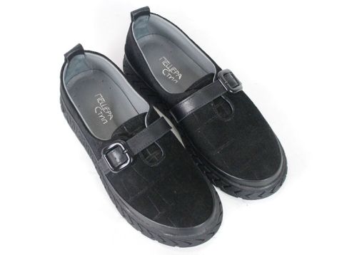 Pantofi de damă Lucia Ferrero din piele întoarsă naturală neagră cu imprimeu croco