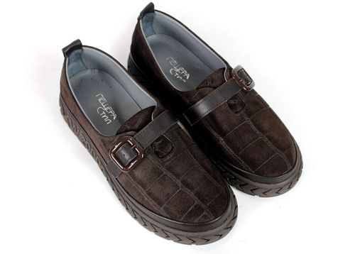 Lucia Ferrero Women's Casual Shoes – Brown Genuine Suede with Croc-Embossed Texture