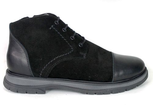 Antonio Velasco men's chukka boots in black genuine suede and leather