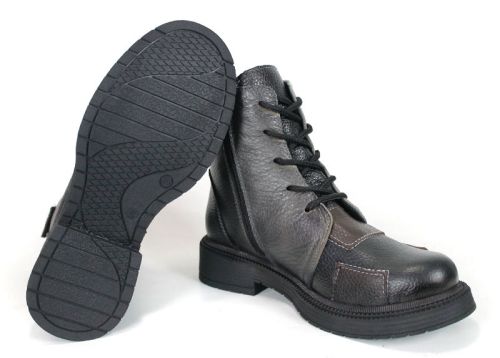 Gianna Moretti – Women's Winter Boots in Black Genuine Leather with Contrasting Accents