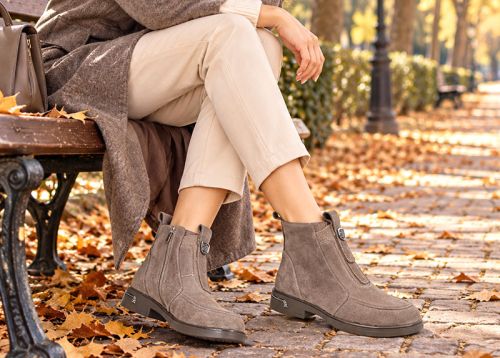 Botine damă din piele întoarsă naturală, culoare vizon, Emilia Soriano