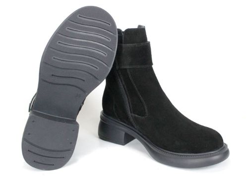 Alessia Valenti – Women's Chelsea Boots in Genuine Black Suede
