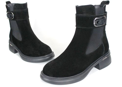 Alessia Valenti – Women's Chelsea Boots in Genuine Black Suede