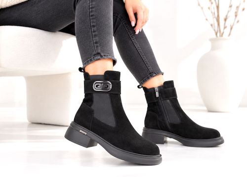 Alessia Valenti – Women's Chelsea Boots in Genuine Black Suede